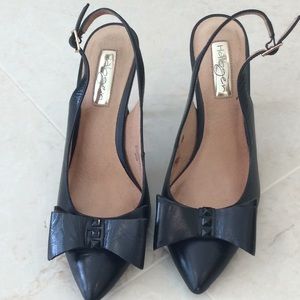 Halogen slingback black pump 6 1/2